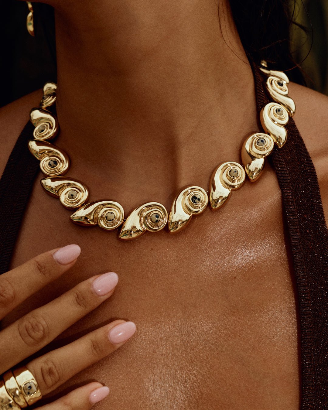The Palma Shell Statement Necklace- Gold - Image 2