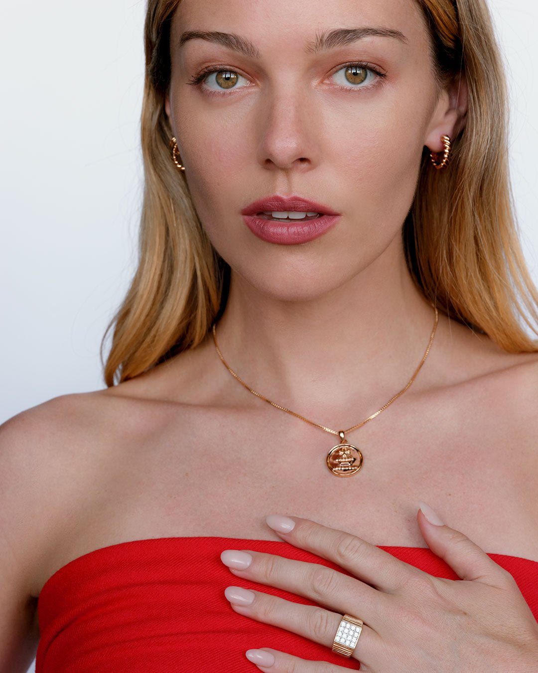 The Pave Square Signet Ring - Image 4