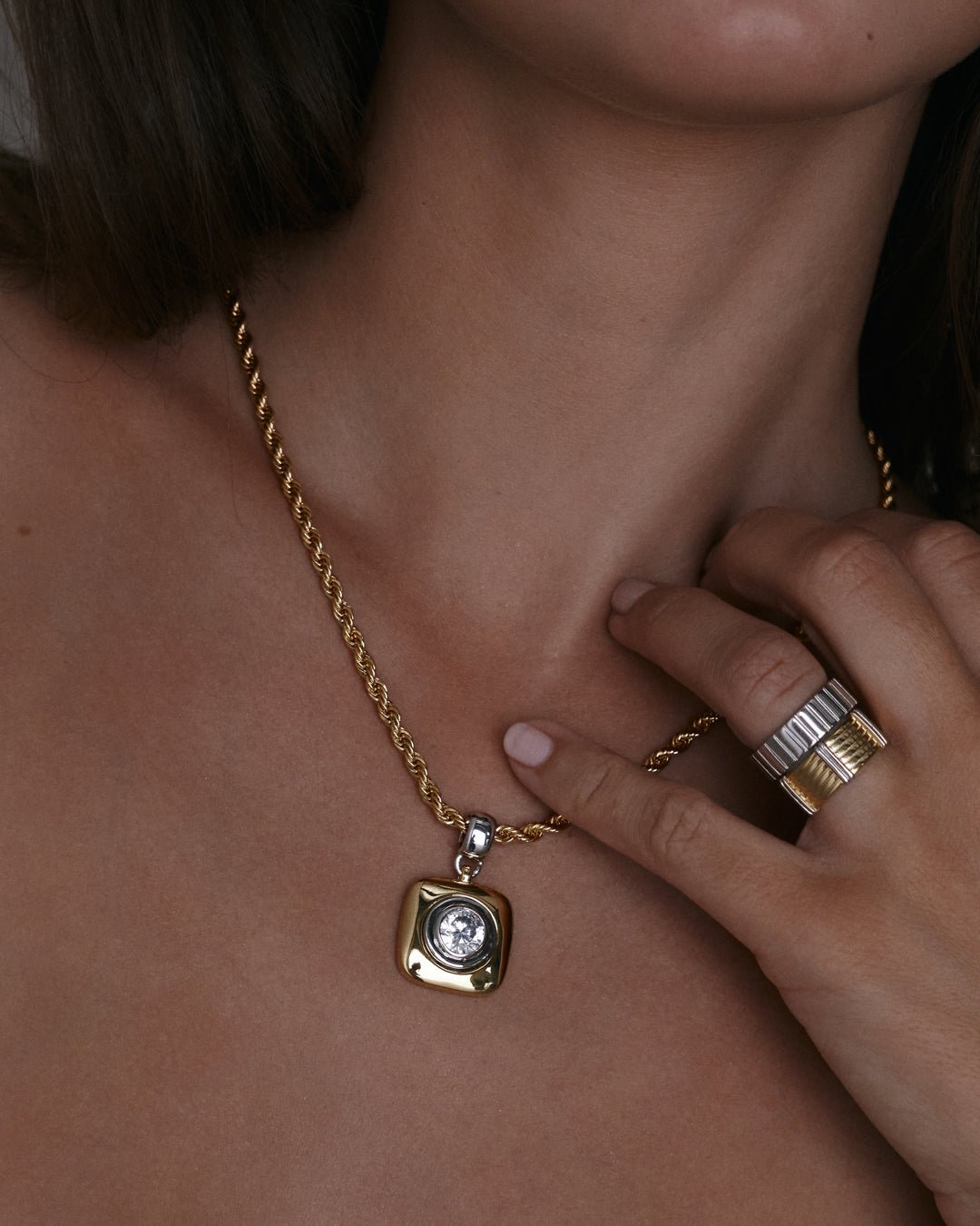 The Luna Bezel Pendant Necklace-Gold - Image 2